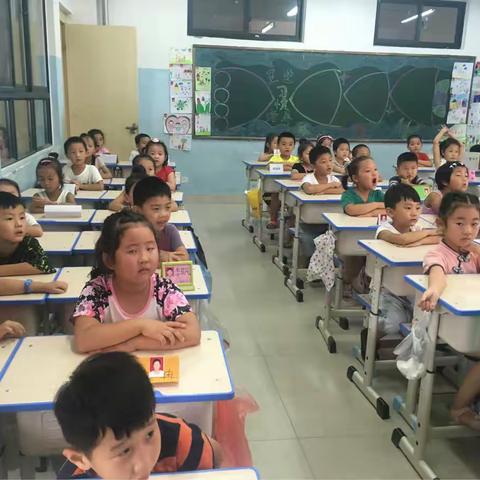 龙湖镇国际城小学一十班开端教育第三天