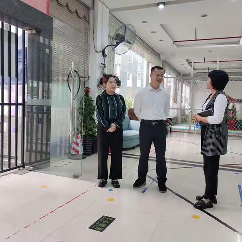 检查促成长  砥砺再前行——宁敏升组长到南宁市兴宁区不亦乐乎幼儿园实地核查