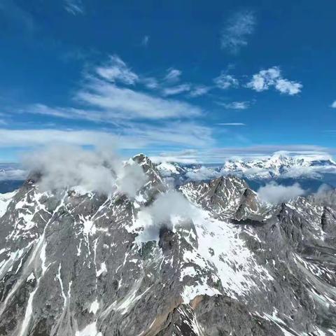 朝拜圣洁梅里雪山 探秘香格里拉 5天4晚