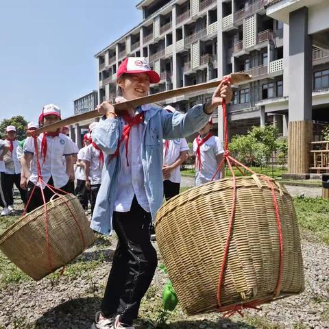 重庆巴南区鱼洞大江小学四年级五班研学旅行