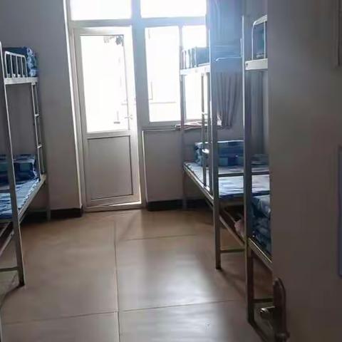 无极中学高三年级开展宿舍卫生评比活动