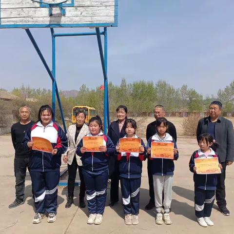 卫生习惯助成长 榜样带动齐共进 ---北房身小学三月份“卫生小标兵”评比