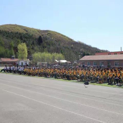 守护少年的你   《未成年人保护法》《预防未成年人犯罪法》进入杨木川校园主题法治巡讲