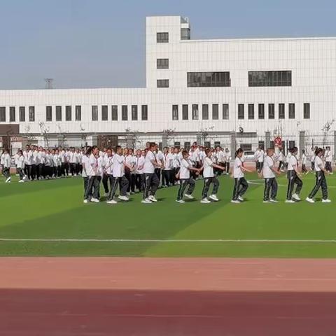 军训汇演展风采，英姿飒爽致青春—130中学初一年级军训会操演出