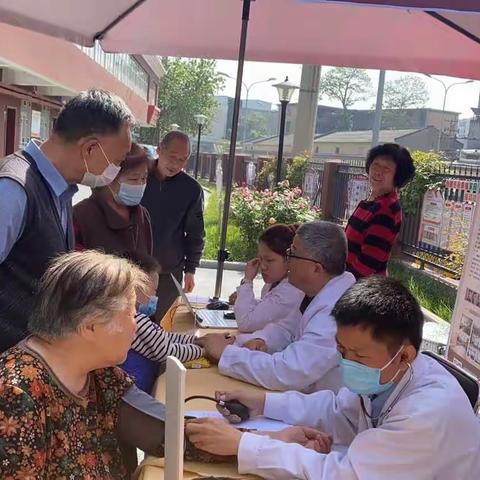爱心义诊进社区 健康服务“零距离”———向阳社区开展义诊志愿服务活动