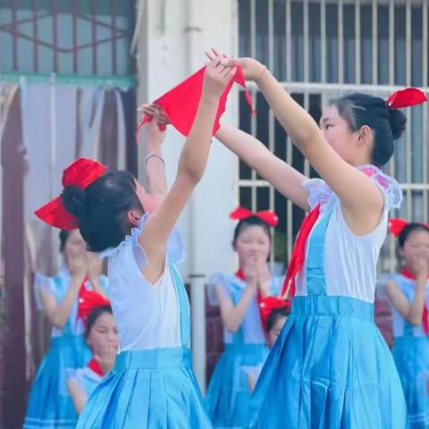 磨子桥镇小江完全小学开展——“多彩校园  快乐成长”艺术节活动