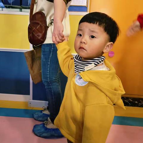 于逸墨小宝贝华恩艺术幼儿园半日体验留念