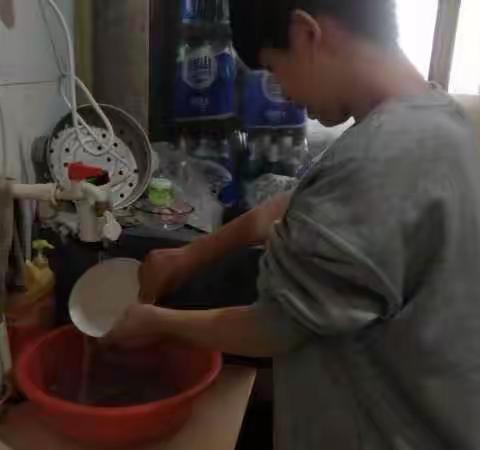 威县一中北区王村中学开展“迎五一，爱劳动”线上主题日活动