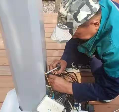 基础设施维修，营造安全游园环境