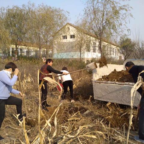 为深入贯彻落实关于"厕改革命"重要指示精神，牛泉镇将山后村对问题厕所再次整改！