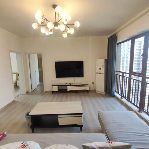 ⭐🔑可租可售，带负一楼产权车位，82.8万云锦台横厅精装3/2/2，产权89平，出租21600每年，看房6013