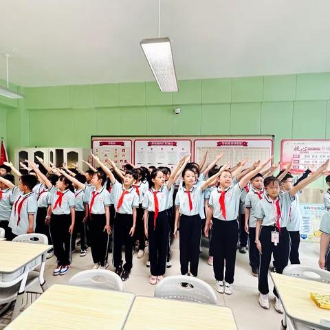 三年六班家长进课堂———志愿服务 从心开始