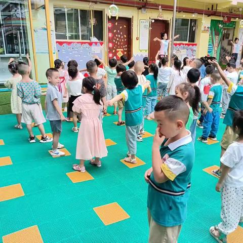 小朋友们一个星期的日常