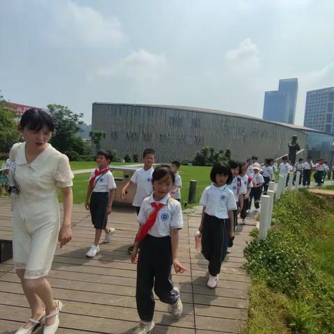 行走的课堂|米香弥漫常忆公，吃粮不忘袁隆平—砂子塘天华小学2203班水稻博物馆研学活动