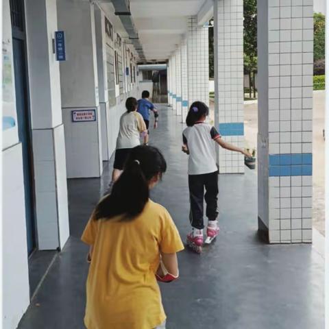 花式轮滑(双鱼教学)