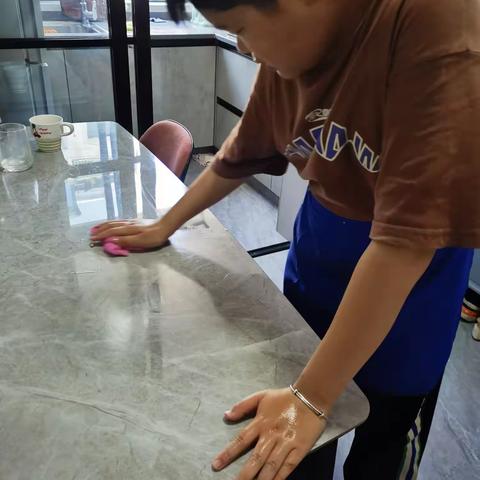 川娃爱劳动，劳动最光荣