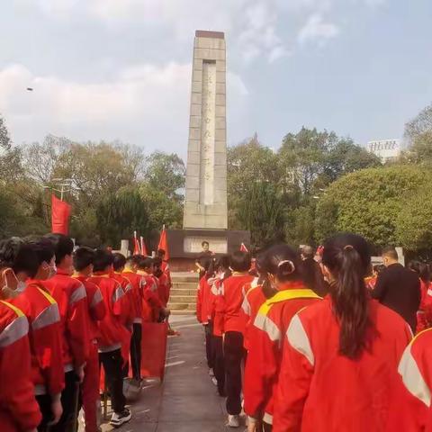 “争当雷锋精神传人，弘扬社会文明新风”—先锋小学2022年学雷锋活动