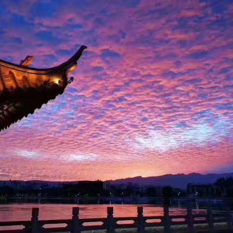 风轻似歌，云淡如画一一故乡的云