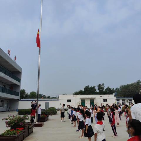 天蓝融秋意，勤勉行致远———北剧小学周总结