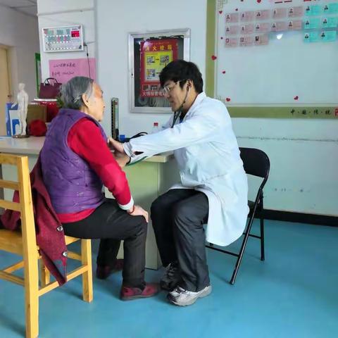 二二一团养老院~义诊送健康 温暖老人心(之一)