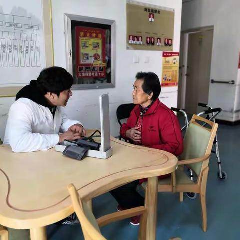 二二一团养老院~义诊送健康  温暖老人心(之二)