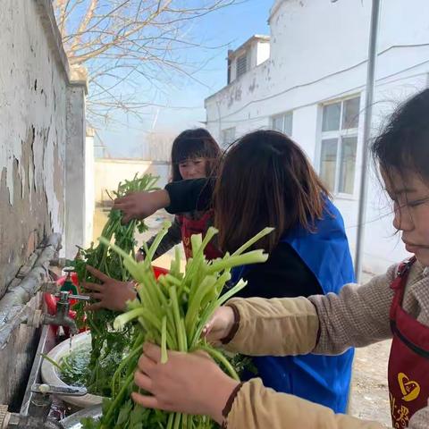 让爱随行志愿爱心团队19年3月16日走进泗阳卢集敬老院