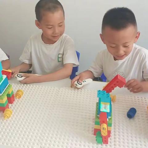 未来星教育-中国机器人编程-中阶班棒球运动