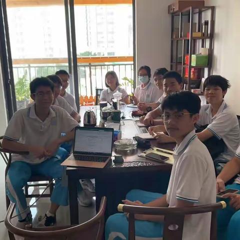 「放眼信息技术的未来」高一（9）班职场体验日志（一）