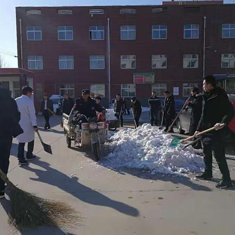 召陵区中医院铲除冰雪保障群众就医安全