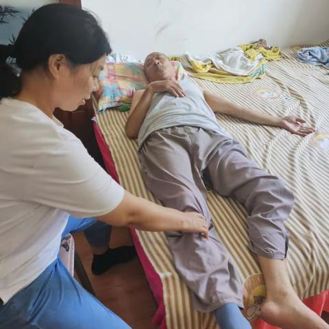 给失能老人以温暖守护