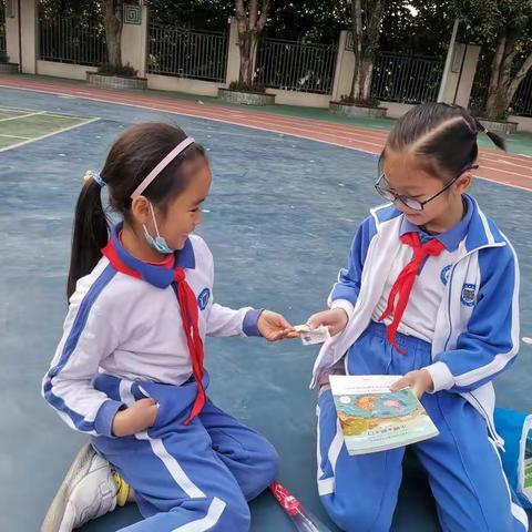 买卖展智慧，快乐学数学——华丽小学二年级跳蚤市场活动