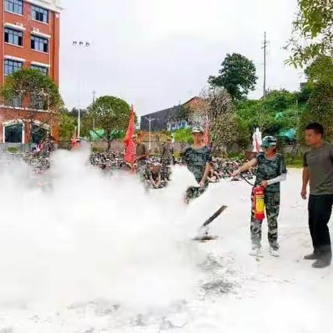 洒青春汗水 炼筑梦本领