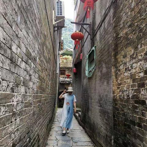 古镇，读你千百遍