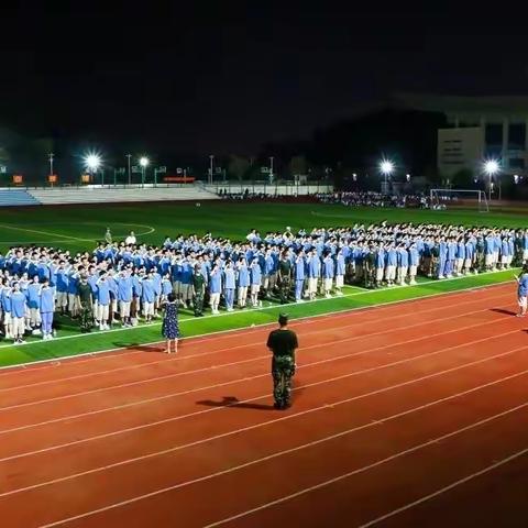 大鹏一日同风起、扶摇直上九万里！