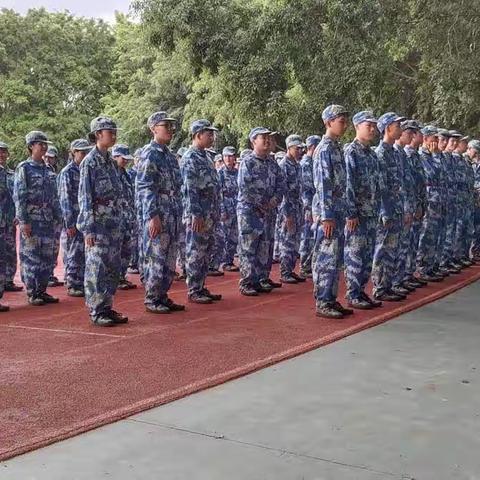 昌江中学2023级高一（4）班军训风采