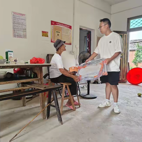 小璜镇孙圳村：“关爱老人，益起同行”