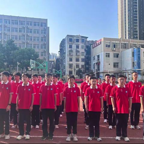 高一四班军训第二天剪影