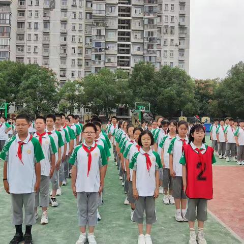 强体魄，修品格，铸国魂！——南湖中学702班行为规范教育