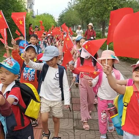 祝祖国妈妈，生日快乐！抓住九月的尾巴，迎接十月的秋风，带着宝贝亲近大自然