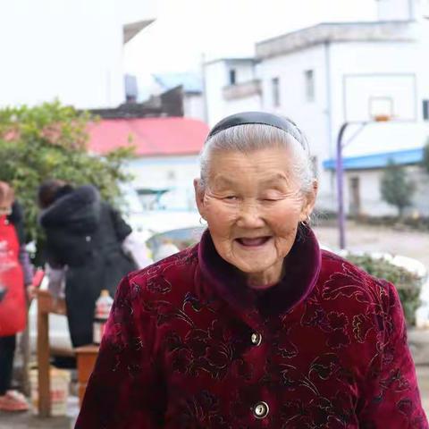 祝外婆周凤枝，耄耋之年生日快乐！