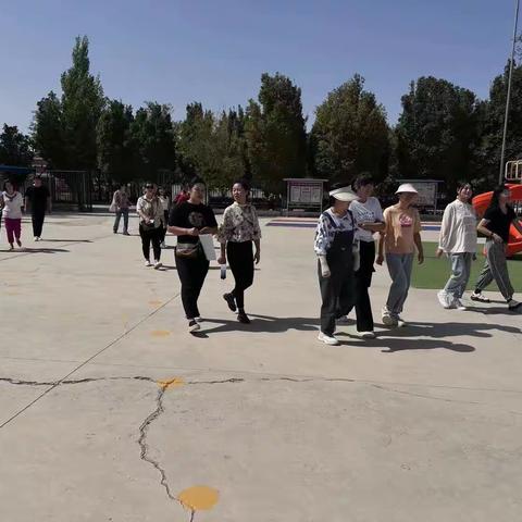 哈密市五堡镇中心幼儿园庆教师节主题活动