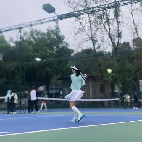 运动会盛大开幕，各位运动健儿尽展英姿