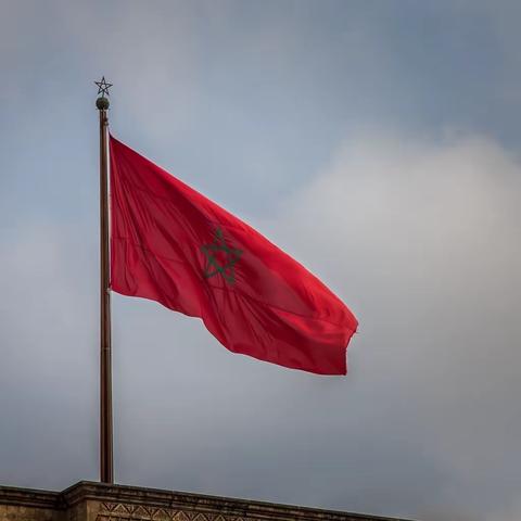 这个国家凭什么会成为第一个和我国和日本建交的非洲西海岸国家与和美国建交的第一个阿拉伯国家？
