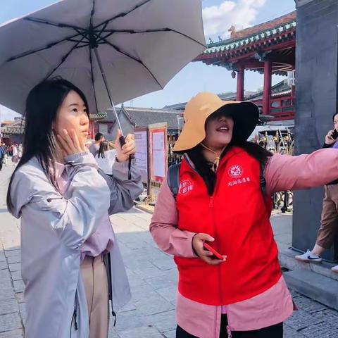 “庆中秋 迎国庆” “我是雷锋”志愿服务进景区----朱剪炉街道晓春社区为沈阳故宫游客提供志愿服务活动