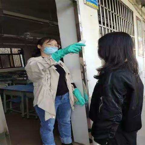 城中街道中心小学新型冠状病毒应急处置演练
