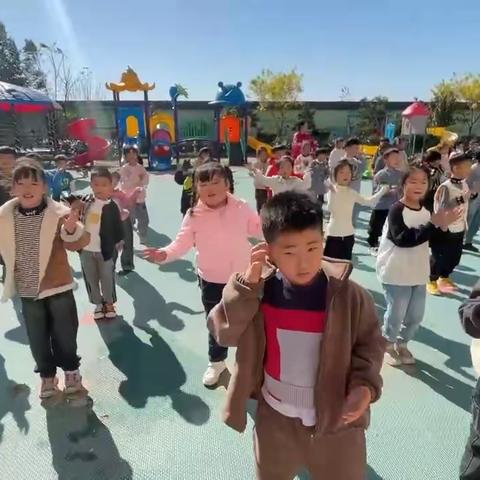 小清华幼儿园大三班——“爱上幼儿园，快乐每一天”