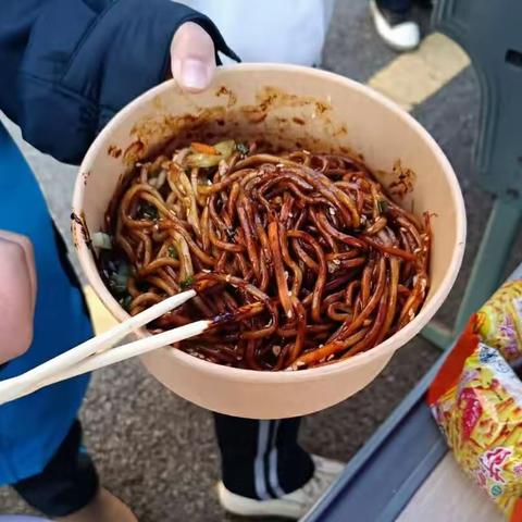 “朝朝暮暮烟火气，怀盏温柔漫人间”——磐安县新城中学907班美食节