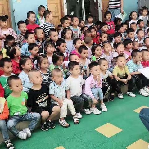 沙湾蓝天幼儿园开学第二周全园幼儿故事会