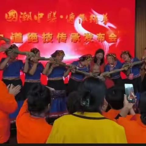 贵州妹子的热情，再歌再舞的热情，高山流水