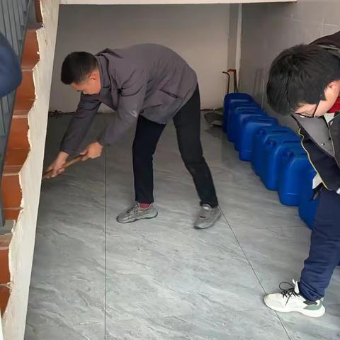 守护美好环境，共筑安全校园——彭泽中专汽车机电系开展环境卫生、安全隐患大检查活动